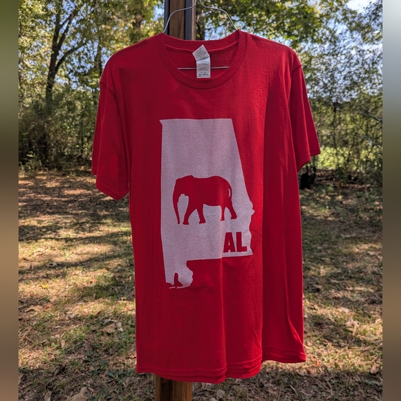 ❤️5/$25 ⭐NWOT Screenprint Alabama Shirt AL with State and Elephant 🐘 - Picture 1 of 2